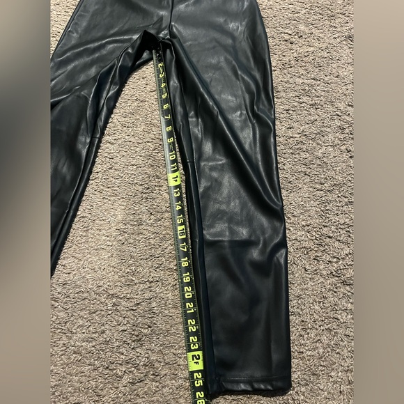 NWT Fabletics Women's High-Waisted Black Vegan Leather Leggings Size Large - Picture 8 of 9